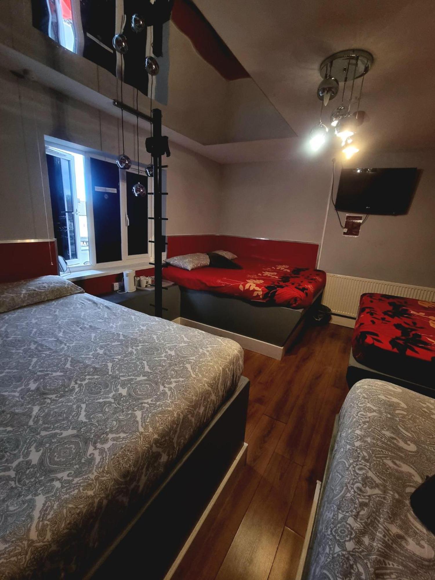 Xtasia Adult Hotel - Adults Only West Bromwich Bagian luar foto